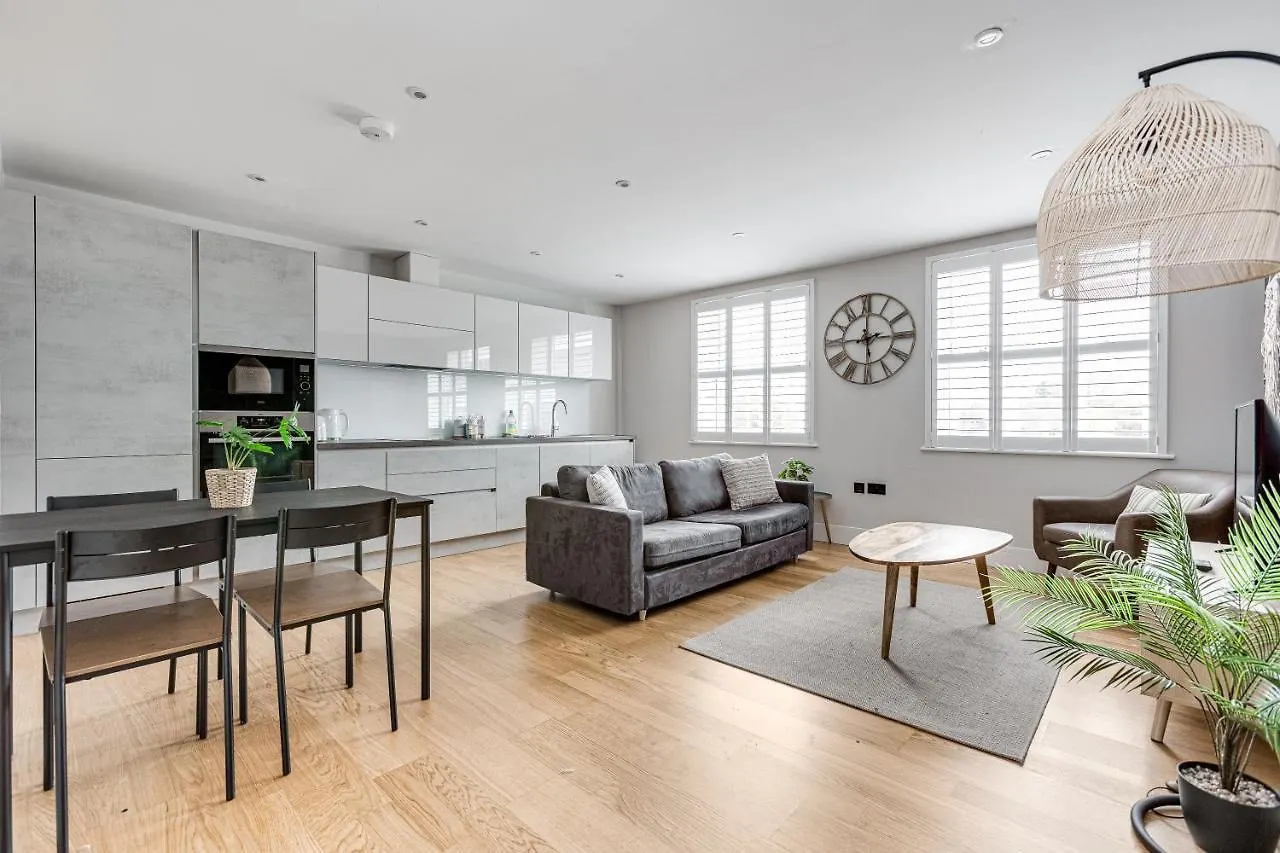 Charming 1 Bedroom Apt , Town Centre, Wifi, Free Parking By Tent Serviced Apartments Staines-upon-Thames 0*,  United Kingdom
